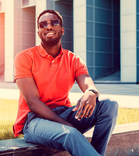 Cómo vestir una camiseta polo con estilo